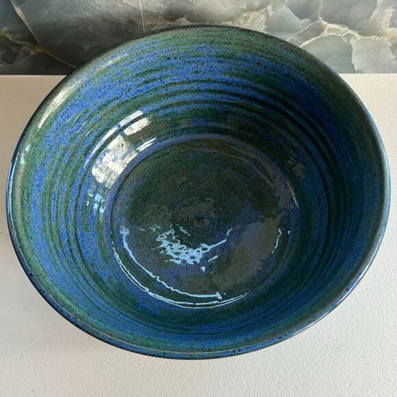 Art Studio Pottery Bowl 10.5x4 ” Stoneware Blue & Green Speckled MM Stamped - Picture 2 of 9